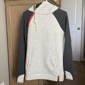 Quilted Ampersand Avenue Doublehood